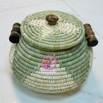جابرنجی حصیری مدل طرحدار خمره‌ای ۱۰ کیلویی با دسته چوبی