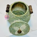 جابرنجی حصیری مدل طرحدار خمره‌ای ۱۰ کیلویی با دسته چوبی